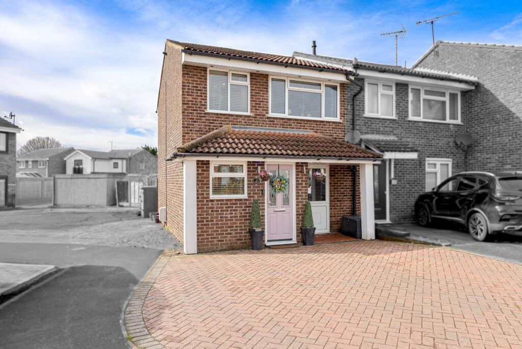 5 Dahlia Close, Chelmsford CM1 6YG